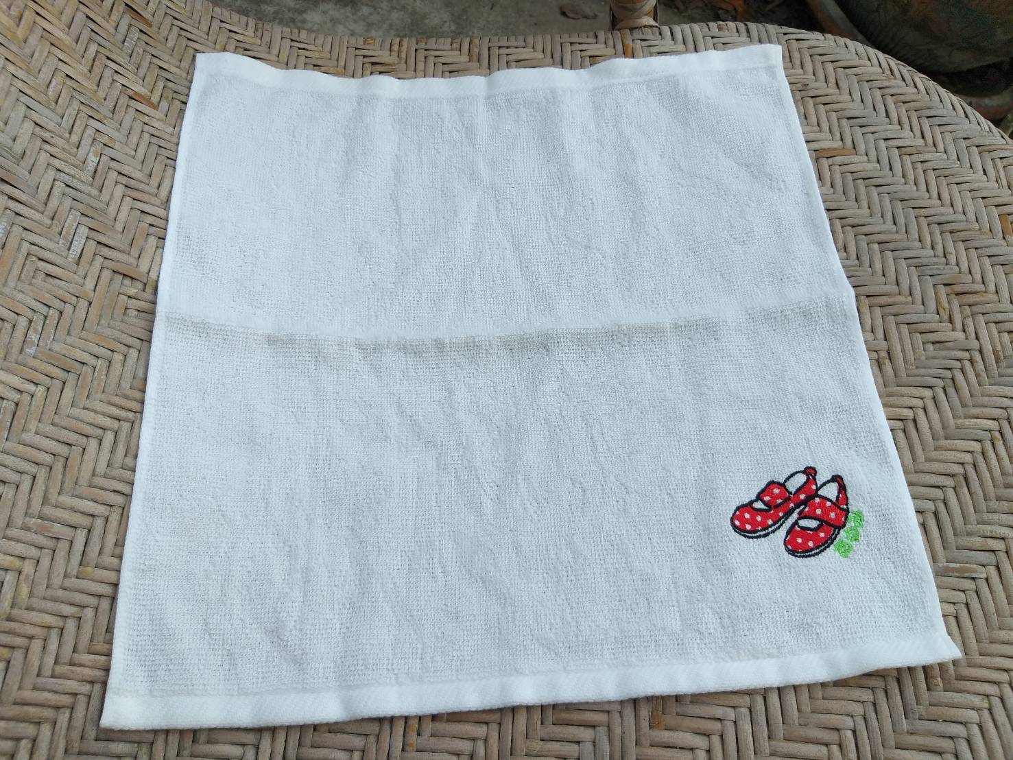 ผ้าขนหนูเช็ดหน้าสีขาว น่ารัก ผ้านุ่ม