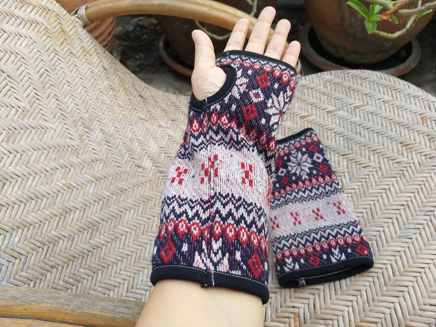 ถุงมือไหมพรมครึ่งท่อน บุผ้าฟลีซสุดนิ่ม (ของใหม่)