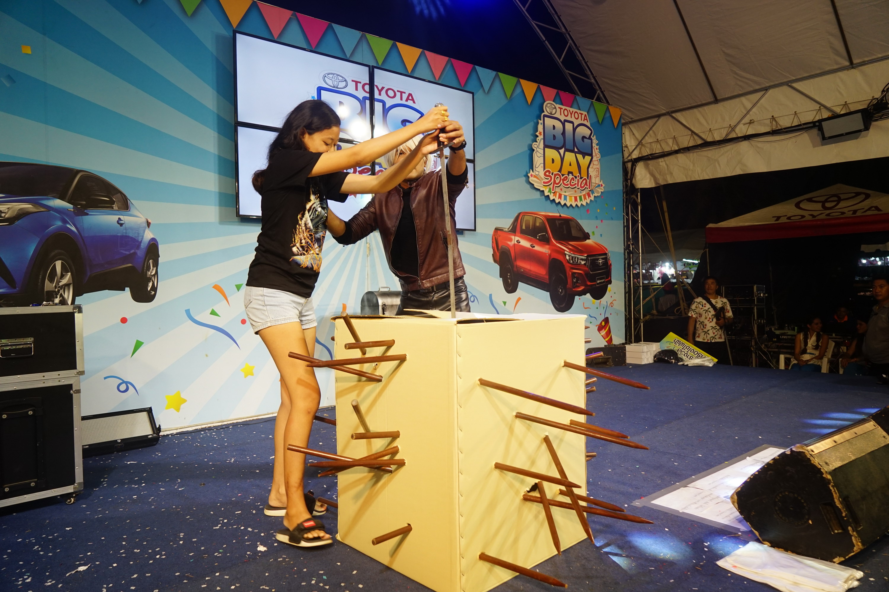 มายากล นักมายากล การแสดง โชว์ Magic Show "งาน TOYOTA BIG DAY" 09/03/2562