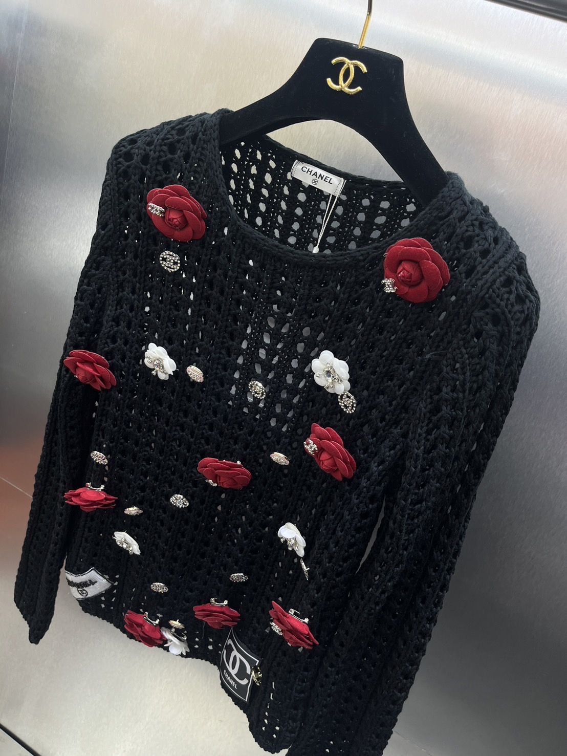 เสื้อสเวตเตอร์ ผ้านิตปักดอกคามิเลีย ทั้งตัว สวยมาก งานเนี้ยบสุด : สินค้าคุณภาพ (พร้อมส่ง)