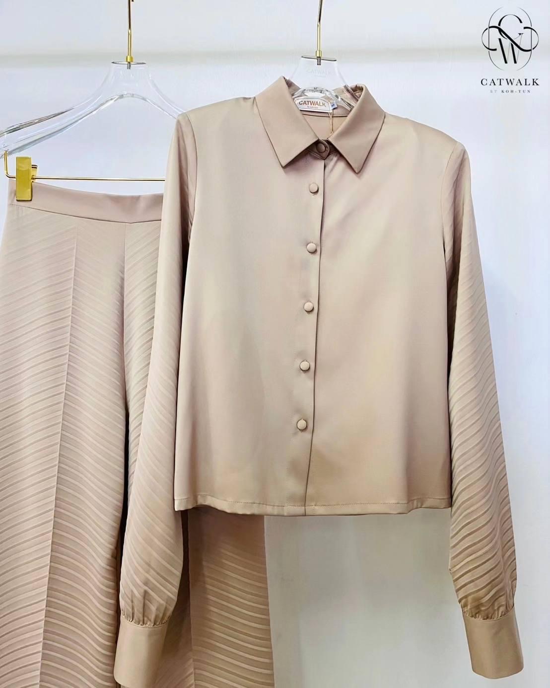 เซตเสื้อเชิ้ตผ้าเครปอัดพลีท+กางเกงทรงสวย เนื้อผ้าเครปกึ่งเงาเกรดเอ ใส่สบาย สินค้าคุณภาพ (พร้อมส่ง)