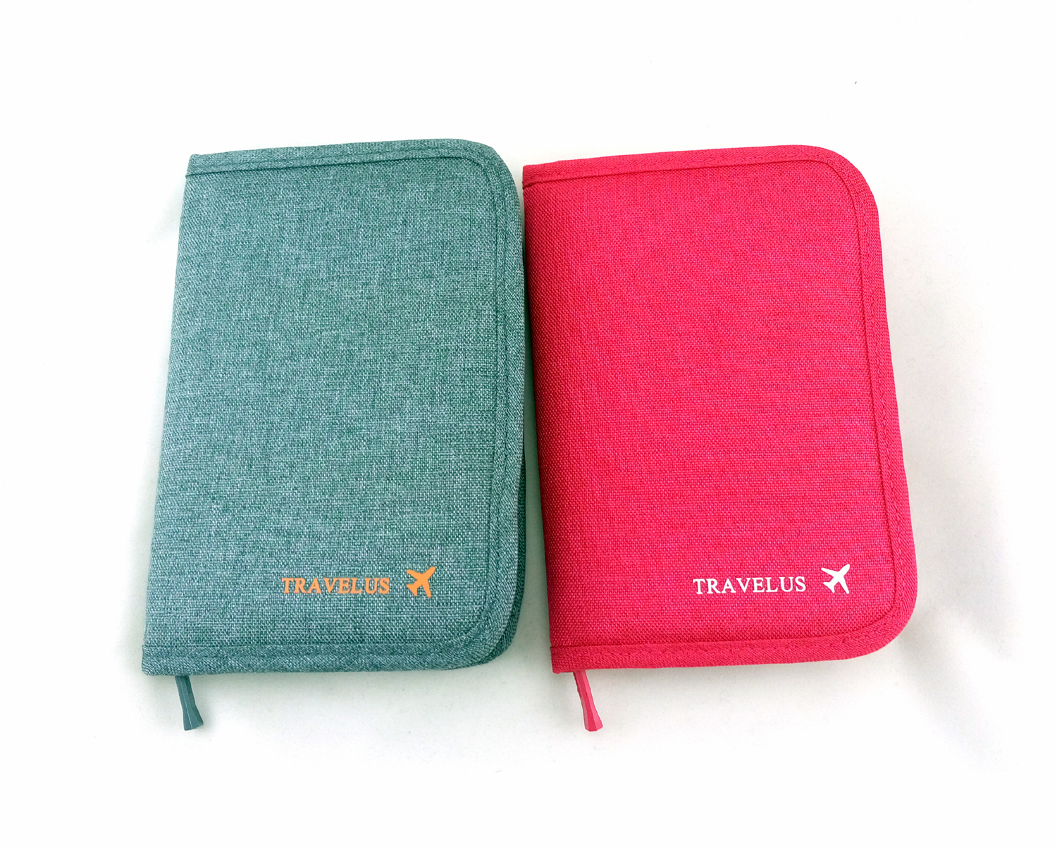 กระเป๋าใส่พาสปอร์ตสั้น กระเป๋าใส่หนังสือเดินทาง ขนาดกะทัดรัด ช่องเยอะ ใส่เอกสารสำคัญ ธนบัตร บัตรต่าง ๆ พกพาสะดวก ผลิตจากโพลีเอสเตอร์กันน้ำ คุณภาพดี