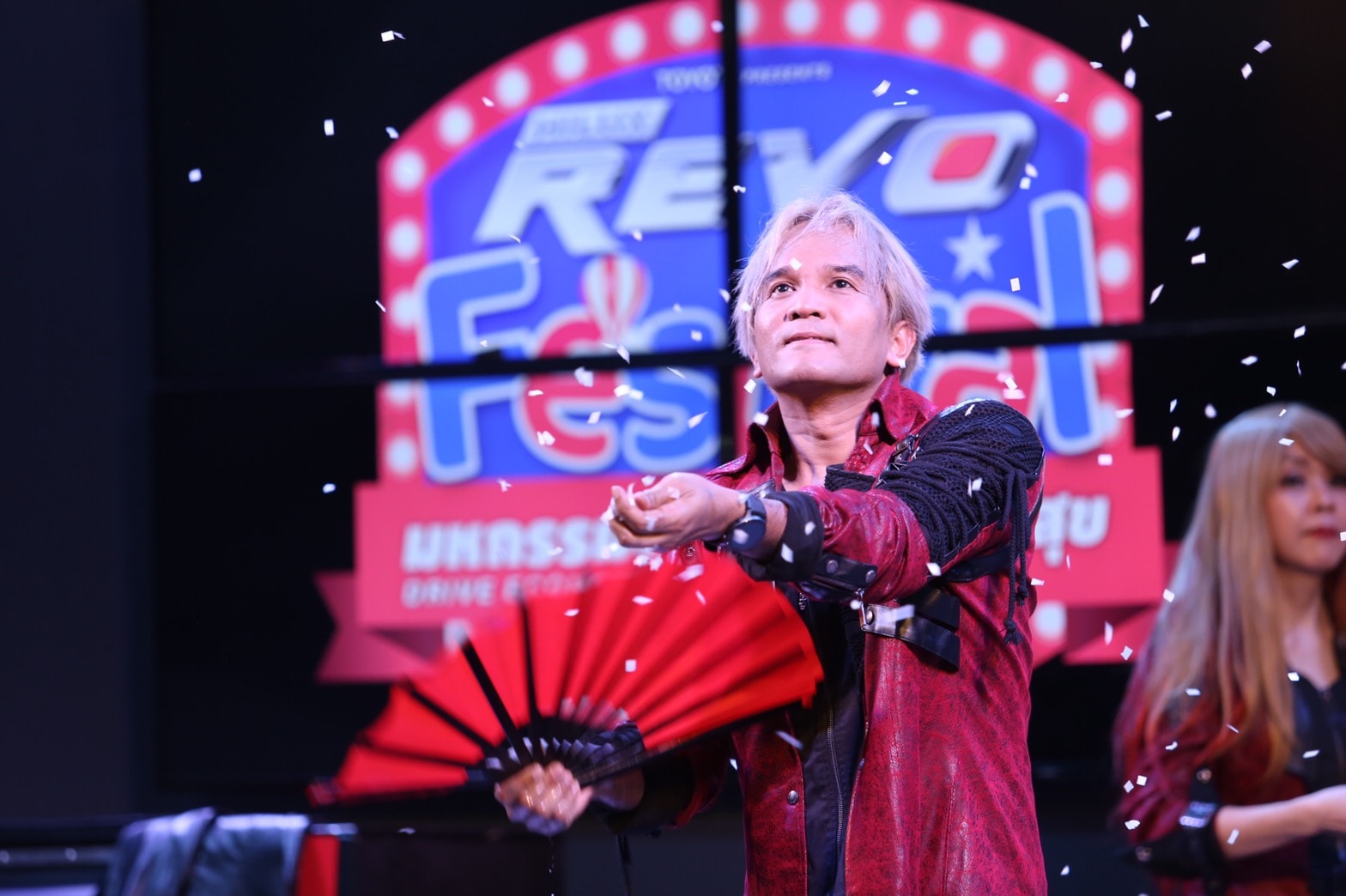 มายากล นักมายากล การแสดง โชว์ Magic Show "งาน HILUX REVO FESTIVAL 2020" 20/03/2564