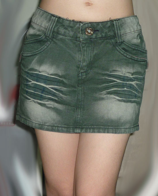 กระโปรงยีนส์ฟอกซีดริ้ว สวยเก๋ค่ะ 32-34-10