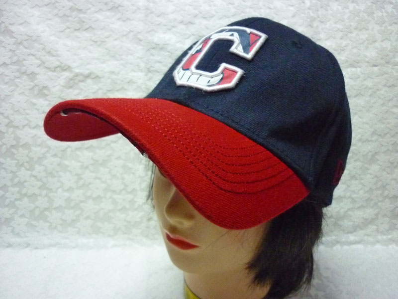 หมวกแก๊ป NEW ERA Sz S-M ปักแต่งใต้ปีกสวยมาก (ของใหม่)