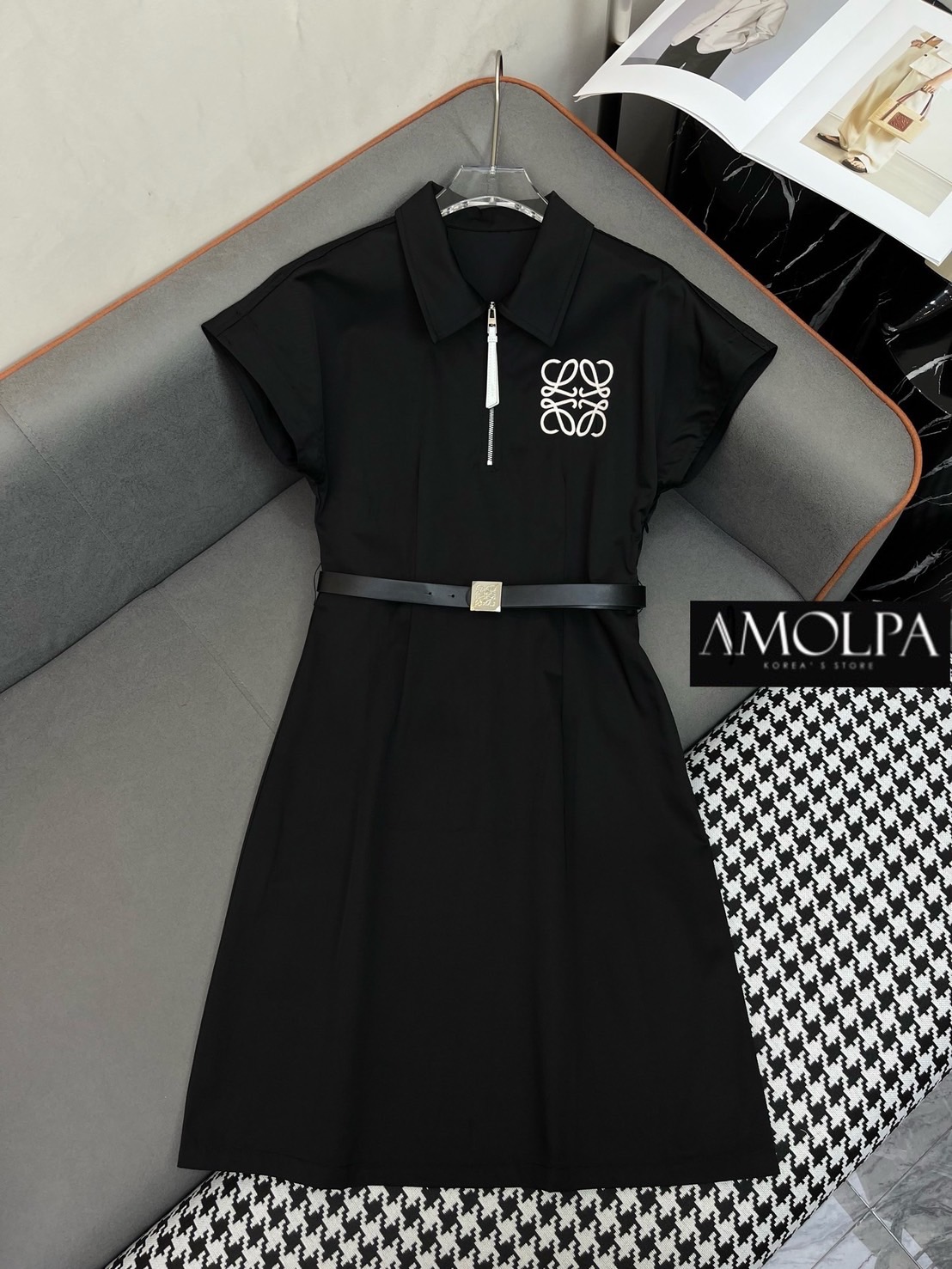 DRESS LOEWE WITH BELT!!!! สวยแบบไม่เกรงใจใครเลยค่า งานสวยม๊ากกก สวยหรู ดูแพงสุดๆ งานมีน้ำหนัก ผ้าอย่างดี น่ารักม๊ากก ใส่สบาย : สินค้าคุณภาพ (พร้อมส่ง)