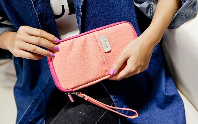 กระเป๋าใส่พาสปอร์ต กระเป๋าใส่หนังสือเดินทาง เอกสารสำคัญ มีสายคล้องมือ พกพาสะดวก ผลิตจากโพลีเอสเตอร์ กันน้ำ คุณภาพดี