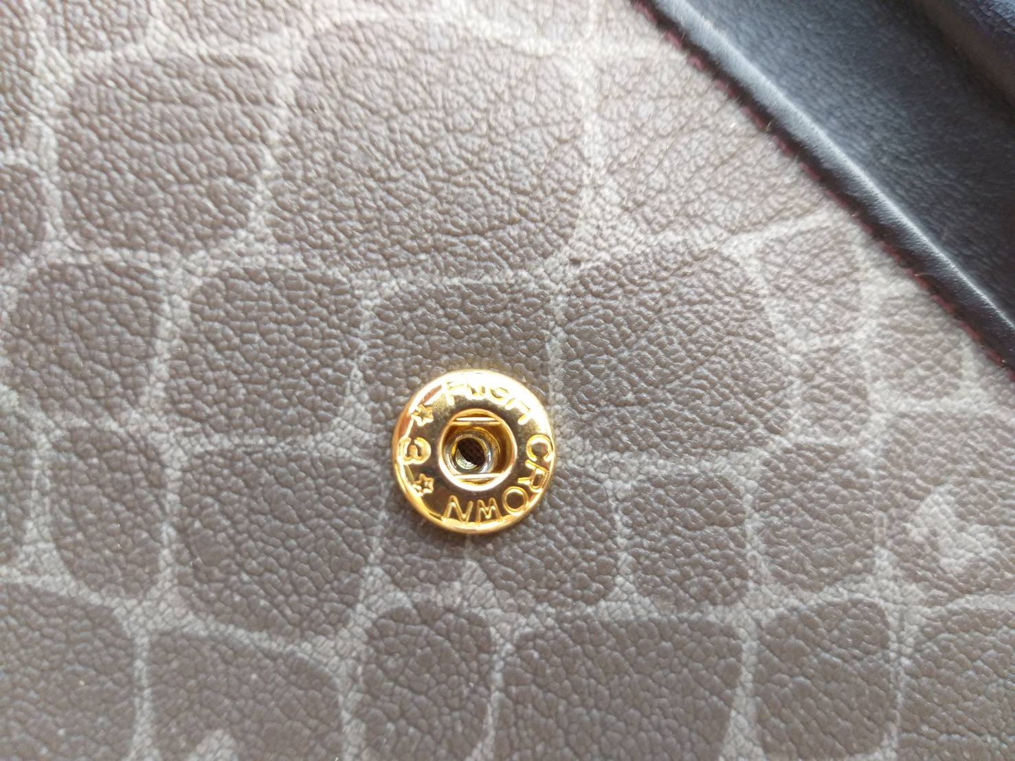 กระเป๋าสตางค์หนังแท้ NINA RICCI สวยมาก