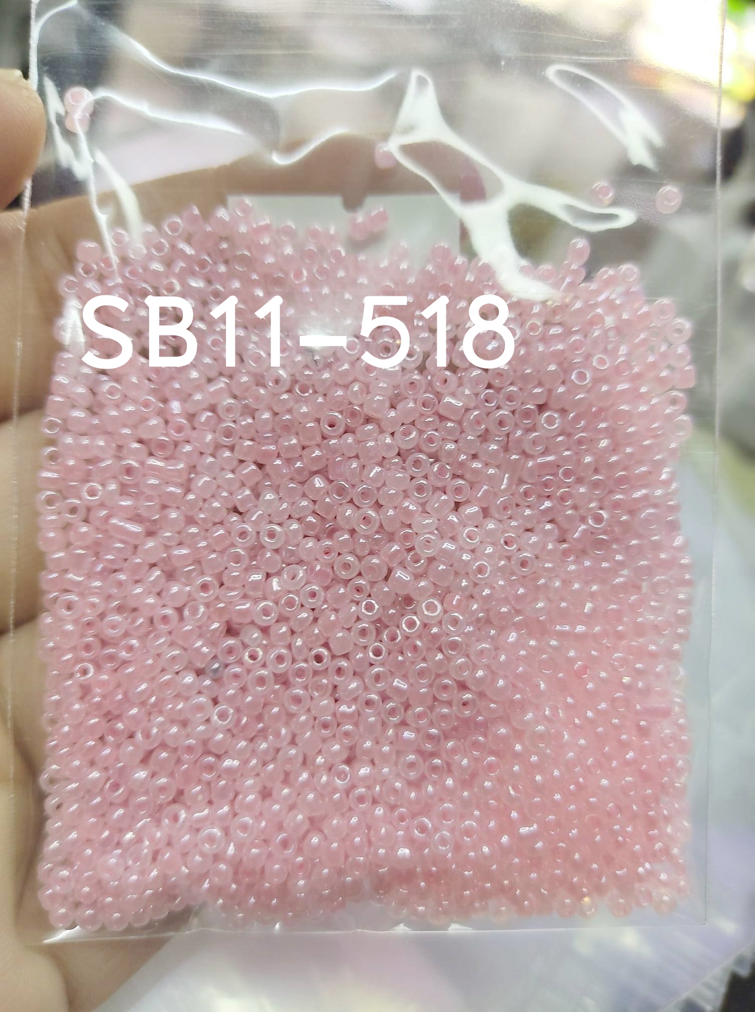SB11-518 ซีดบีดไซส์เล็ก 2 มิล. สีชมพูอ่อนมุก (20 กรัม)