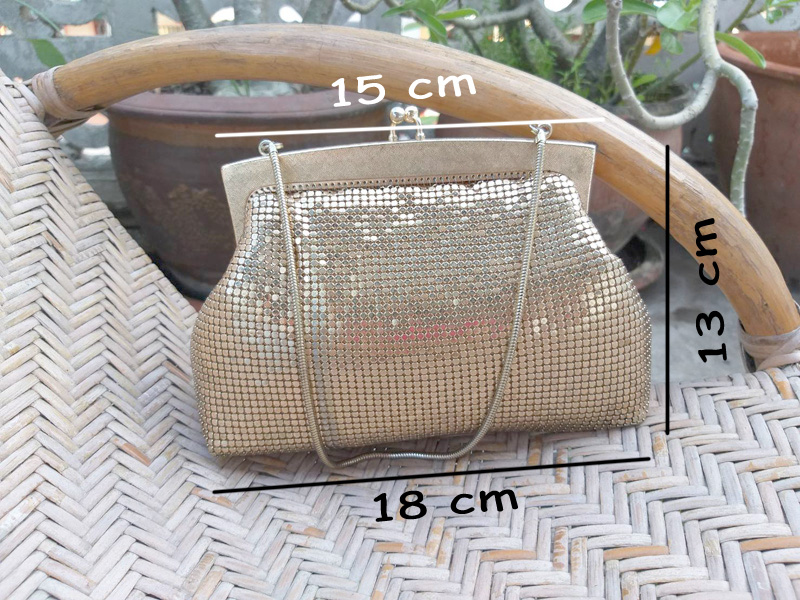 กระเป๋าหรูออกงาน เกล็ดโลหะทอง สวยมากกกก