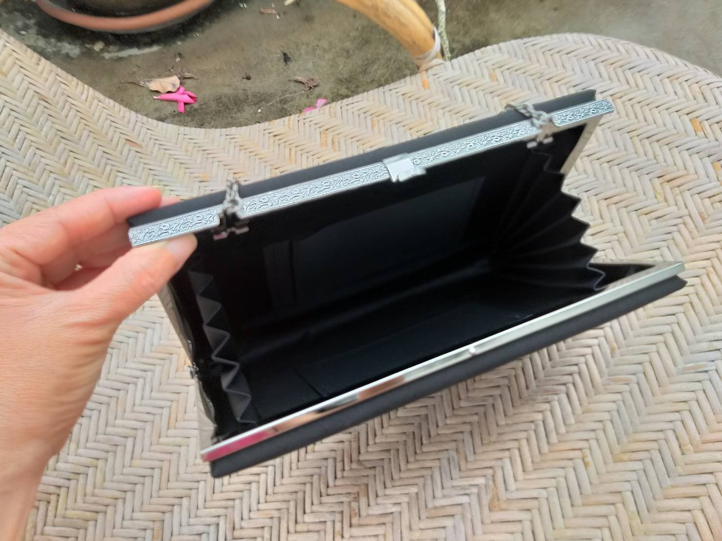 กระเป๋าออกงาน หรูผู้ดีมากค่ะใบนี้ เรียบหรู