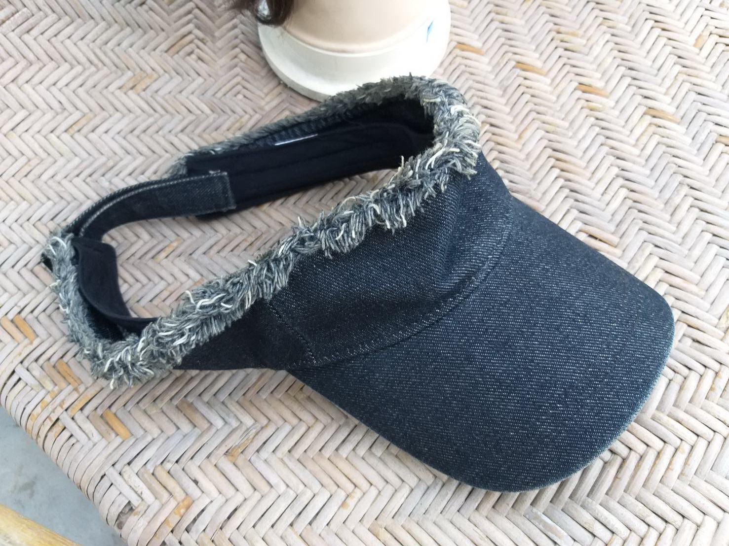 หมวกเปิดหัว หมวกไวเซอร์ ผ้ายีนส์สีดำ สวยมาก