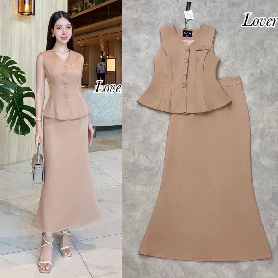 เซ็ท 2ชิ้น เสื้อกั๊กทรงกระดุมหน้า เย็บซับในอย่างดีค่ะ ทรงเข้ารูปช่วงอกและเอว +กระโปรงทรงหางปลา ซิบหลัง มีซับในอย่างดี ใส่สบาย : สินค้าคุณภาพ (พร้อมส่ง)