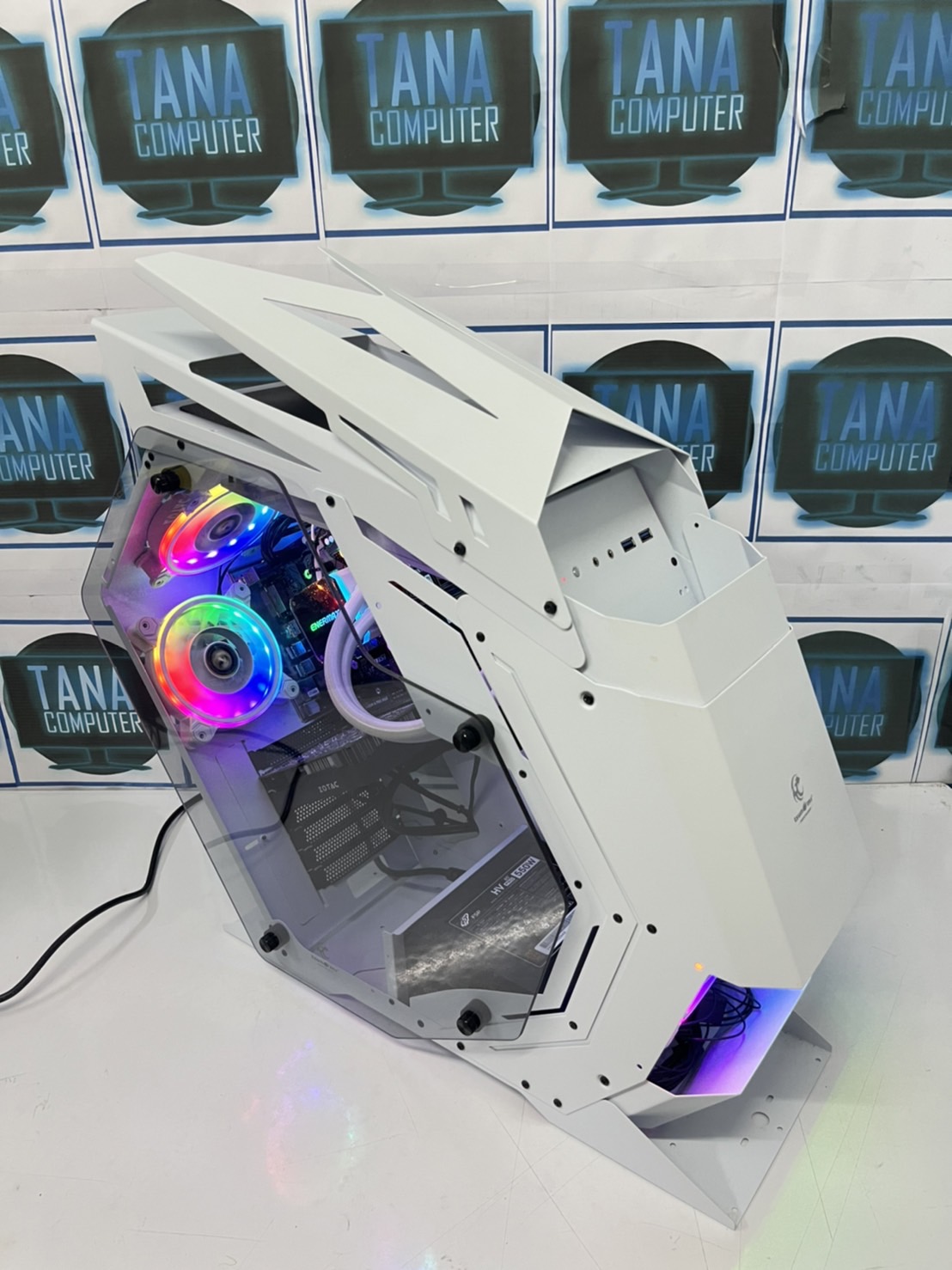 คอมประกอบตั้งโต๊ะ สเปคแรง เล่นเกมส์สบายๆเลยค่า ราคาเบามากค่ะตัวนี้ ของใหม่40,000+ เคสโรบอร์ต กระจกไฟสวยงาม สินค้ามี1เครื่องเท่านั้น