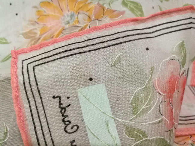 ผ้าเช็ดหน้าแบรนด์เนม Pierre Cardin หวานมาก