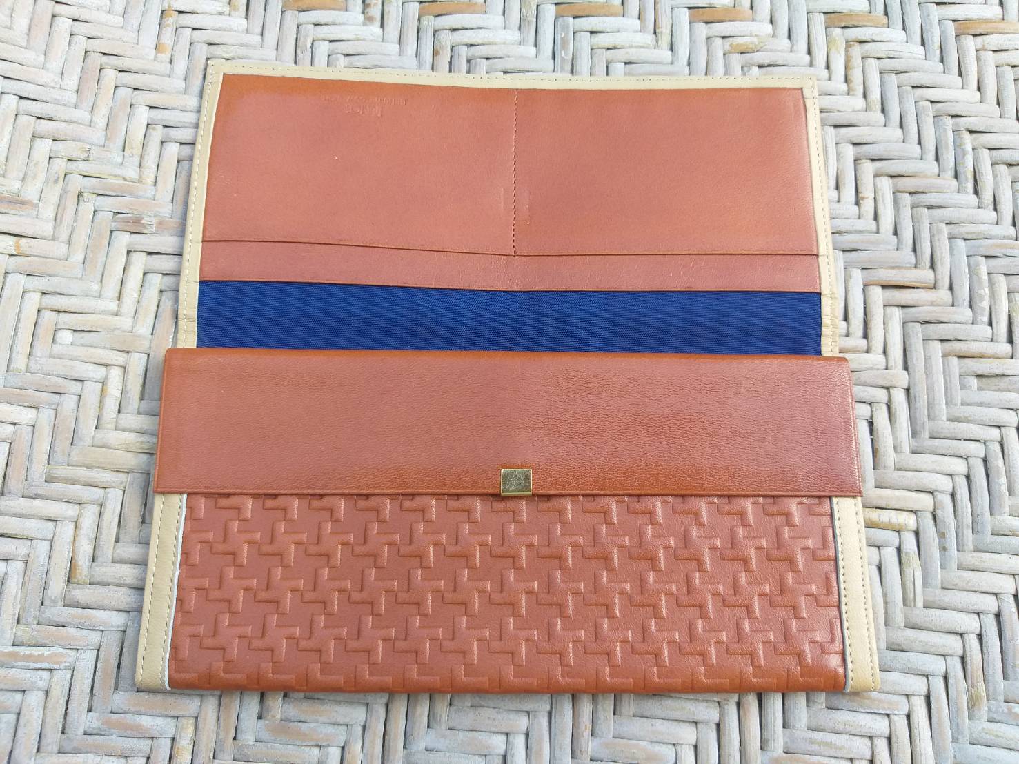 กระเป๋าสตางค์หนังวัวแท้ สวยมาก (ของใหม่)