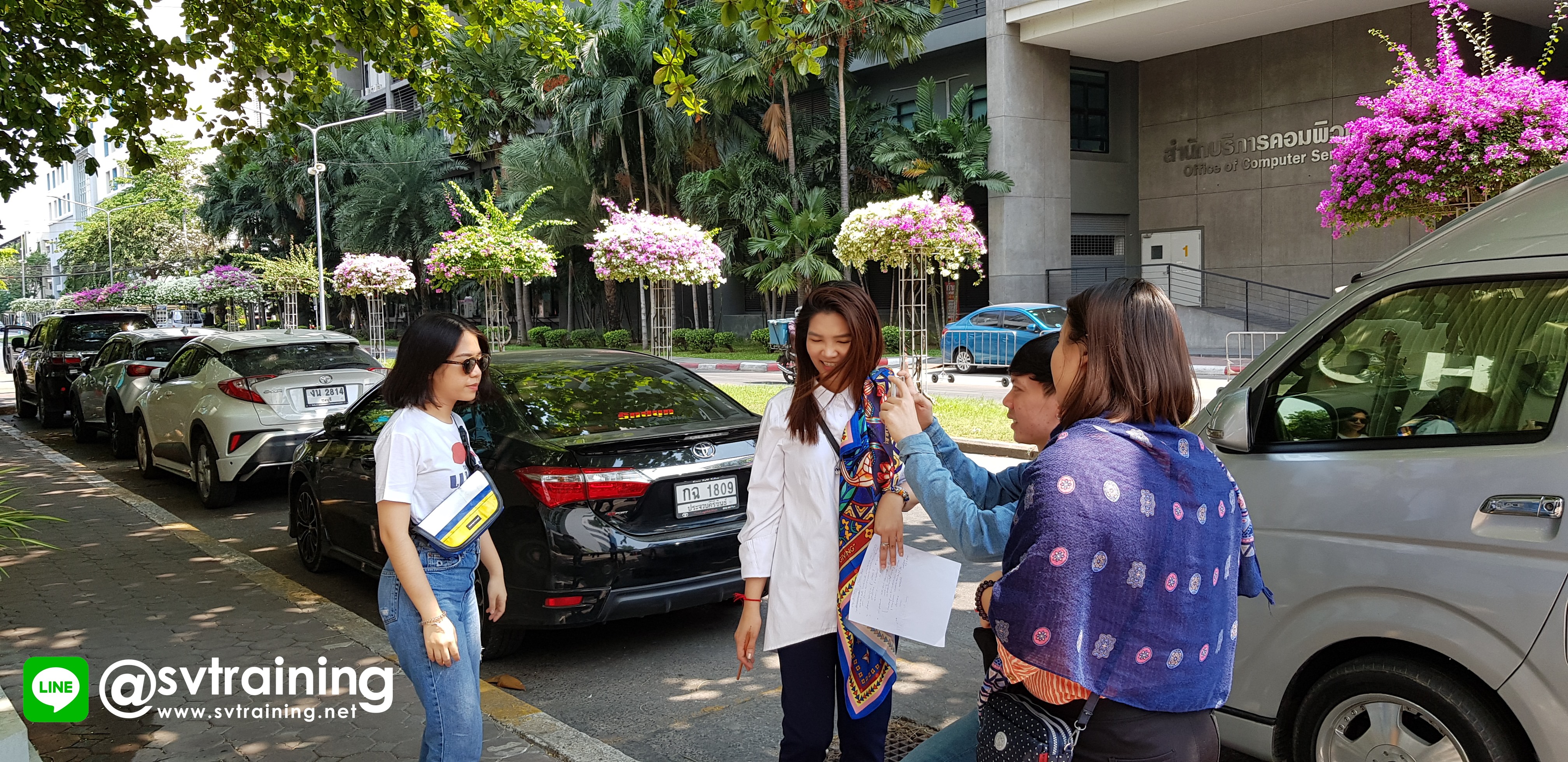 อาจารย์เอกมอบหมายผู้เข้าอบรมถ่ายทำ VDO Content และติดตามแนะนำอย่างใกล้ชิด