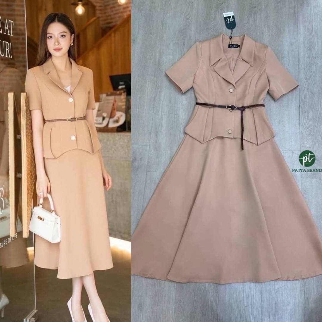 Set ชุด2ชิ้นเสื้อคอปกไล่ระดับแขนสั้น ชายเสื้อตีเกร็ดเย็บจับจีบชายโค้ง ด้านหน้าแต่งกระดุมทองใช้งานได้จริง มาพร้อมเข็มขัดเส้นเล็ก มาพร้อมกระโปรงทรงย้วย งานซิปหลังสวมใส่สบาย สินค้าคุณภาพ (พร้อมส่ง)