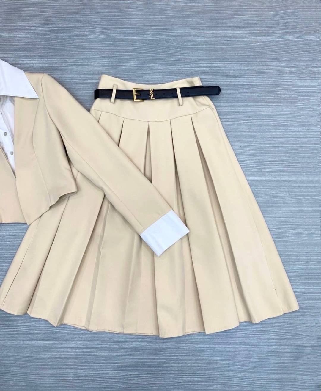 Set4 ชิ้น เสื้อเชิ๊ต2 โทนปกเชิ๊ต + กระโปรงจีบ รอบ + เข็มขัด + เข็มกลัด เข้าชุด สวยลงตัวมาก ใส่สบาย : สินค้าคุณภาพ (พร้อมส่ง)