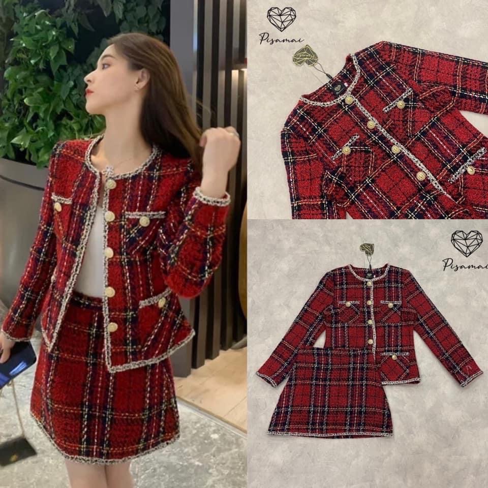 เซ็ตผ้าทวิสลายสก็อตสีแดงน่ารักๆ มาคู่กับกระโปรงสอบตัวสั้นเข้าเซ็ต เหมาะกับ ช่วงเทศกาลมากๆค่า ใส่สบาย : สินค้าคุณภาพ (พร้อมส่ง)