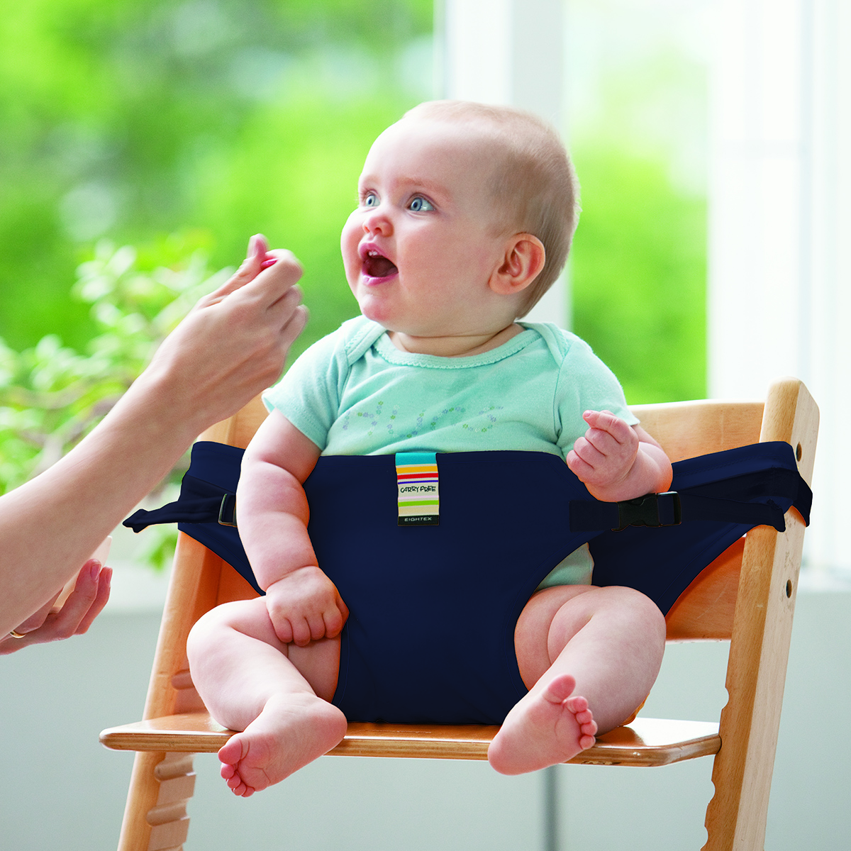 ที่นั่งเด็กผูกติดเก้าอี้ CARRY FREE จากญี่ปุ่น