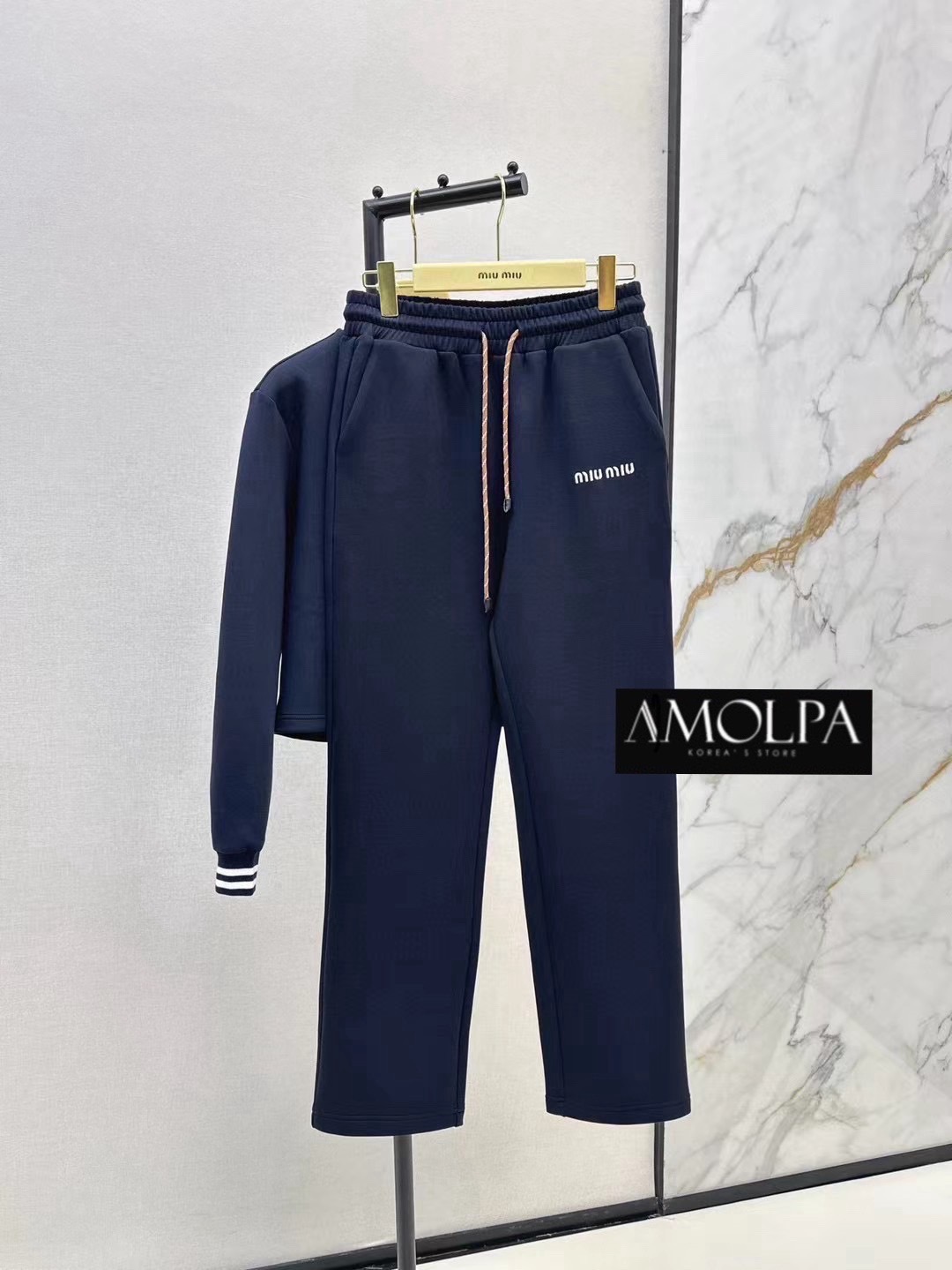 SET MIU MIU งาน hiend งานสวยสุดปังชนช๊อป สวยจี๊ด เนื้อผ้าดีม๊าก ใส่สบายสุดๆ ใส่สบาย : สินค้าคุณภาพ (พร้อมส่ง)