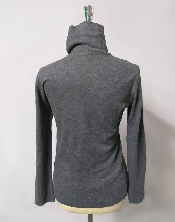 เสื้อฮีทเทคหญิง ผ้าฟลีซ Uniqlo heattech Sz M