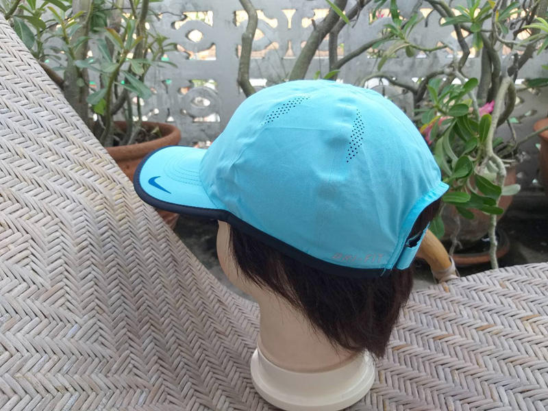 หมวกแก๊ปนักวิ่ง นน.เบา Featherlight DRY-FIT NIKE Cap