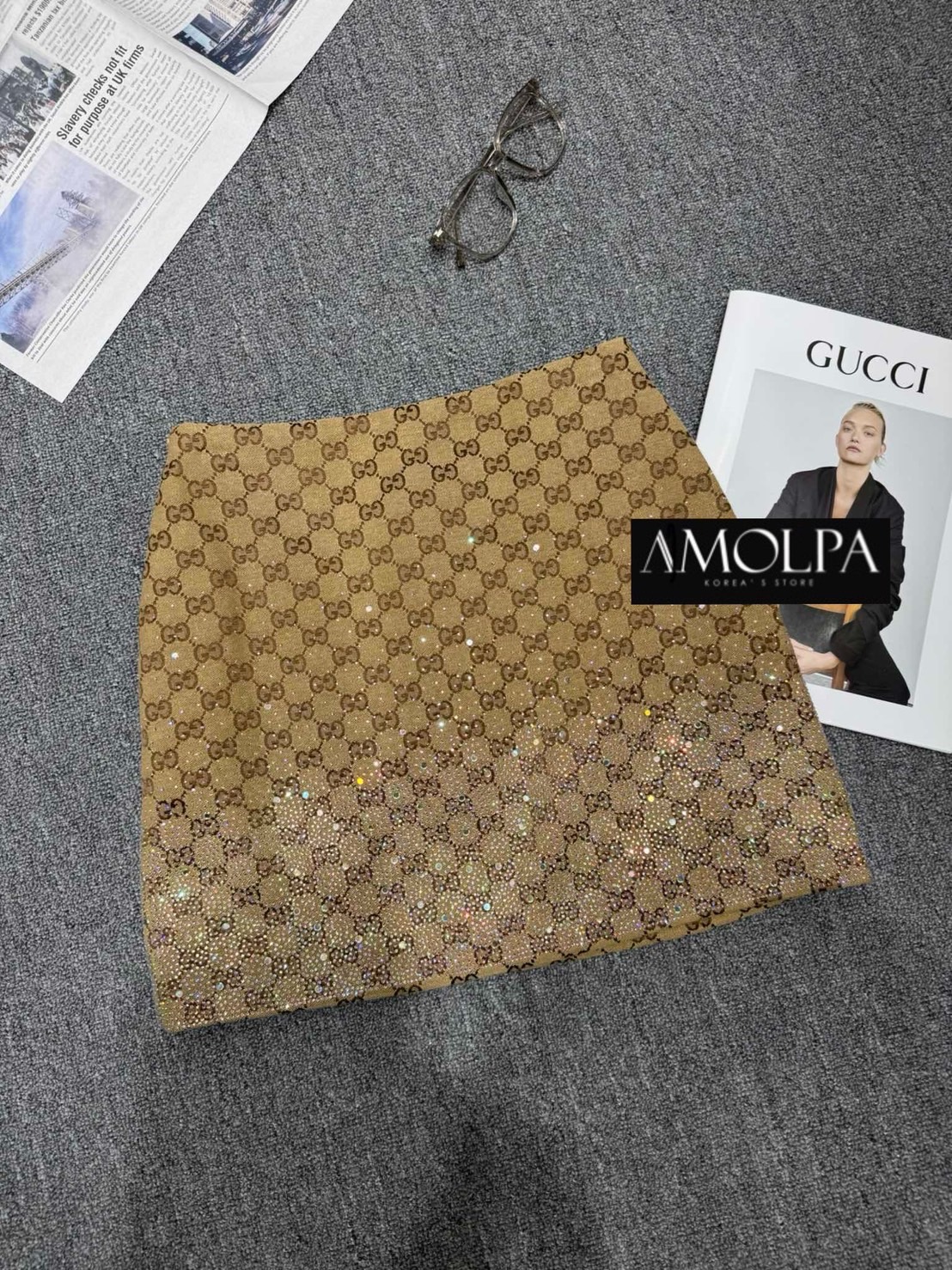 กระโปรงผ้าทอลาย GG เพชร แน่นๆค้า งาน hiend สวยยยสุด ผ้าอย่างดี เป๊ะ ปัง มากรุ่นนี้ น่ารักม๊ากกกก การันตรี งานผ้าใส่สบาย ใส่สบาย : สินค้าคุณภาพ (พร้อมส่ง)