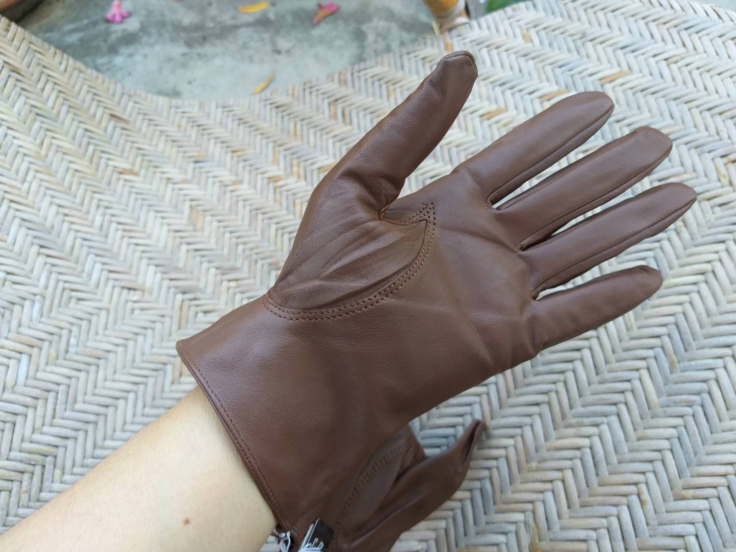 ถุงมือหนังแท้ สวยมาก อุ่นถึงติดลบ (ของใหม่)