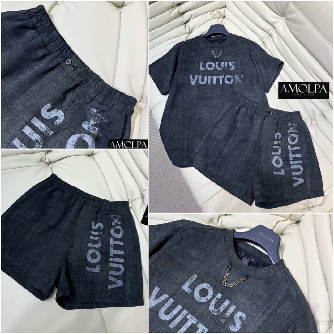 SET LV งานใหม่ 2024SS ตัวเสื้อเป็นซิปหน้า งานสวยม๊ากกก มาพร้อม กางเกงขาสั้น ใส่เข้ากันลงตัว งานน่ารักมาก ใส่สบาย สินค้าคุณภาพ (พร้อมส่ง)