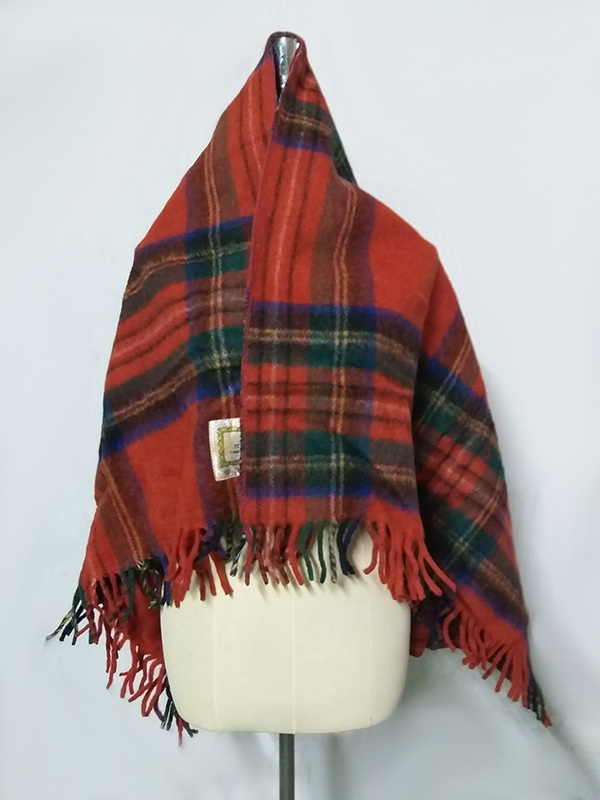 ผ้าไหมพรมปูพื้นกันหนาว รองนั่งรองนอน 100% wool (ของใหม่)
