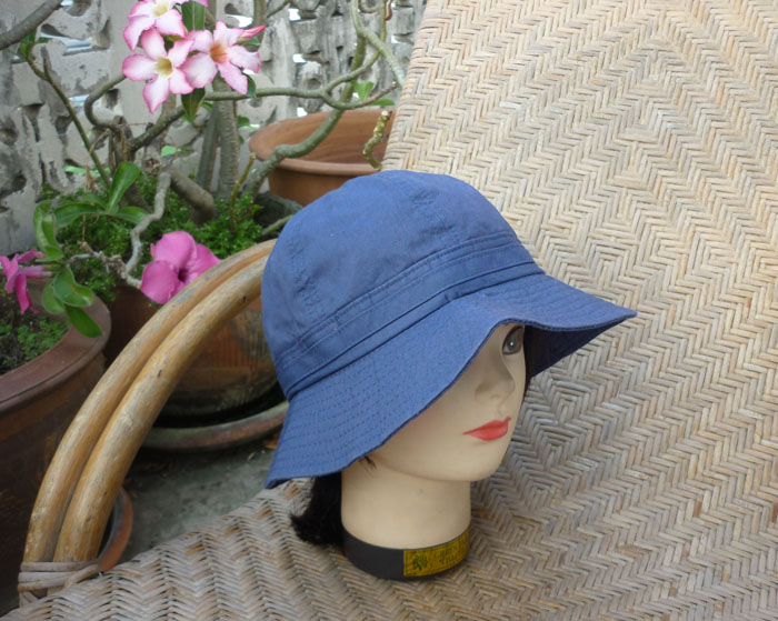 หมวกปีกกว้าง TED LAPIDUS สีสวยค่ะ เรียบหรู