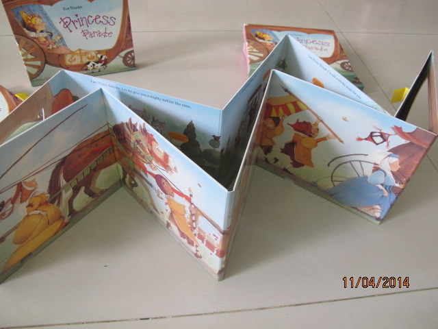 Princess Parade Moving Book : ขบวนพาเหรดเจ้าชาย หนังสือบอร์ดบุ๊คพับไปมาได้