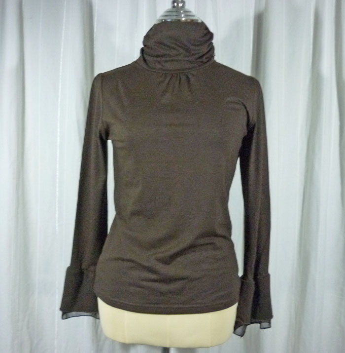 เสื้อแขนยาวคอเต่า ไซด์ M ผ้านุ่มมาก จากญี่ปุ่น