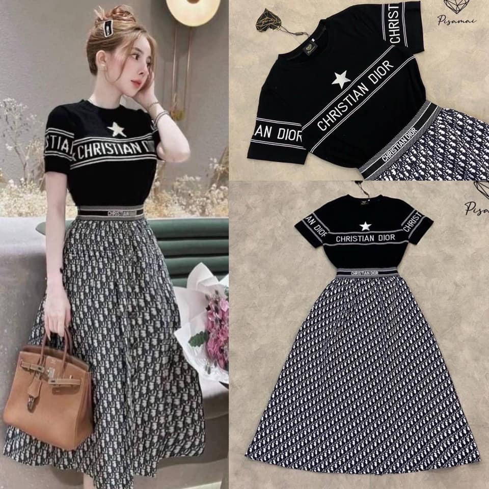 เซ็ตเสื้อยืดคอกลมสีดำสกรีนลายอักษร มาคู่กับกระโปรงตัวยาวลายอักษรแต่งขอบ แพทเทิ้นสวยมาก ใส่สบาย : สินค้าคุณภาพ (พร้อมส่ง)