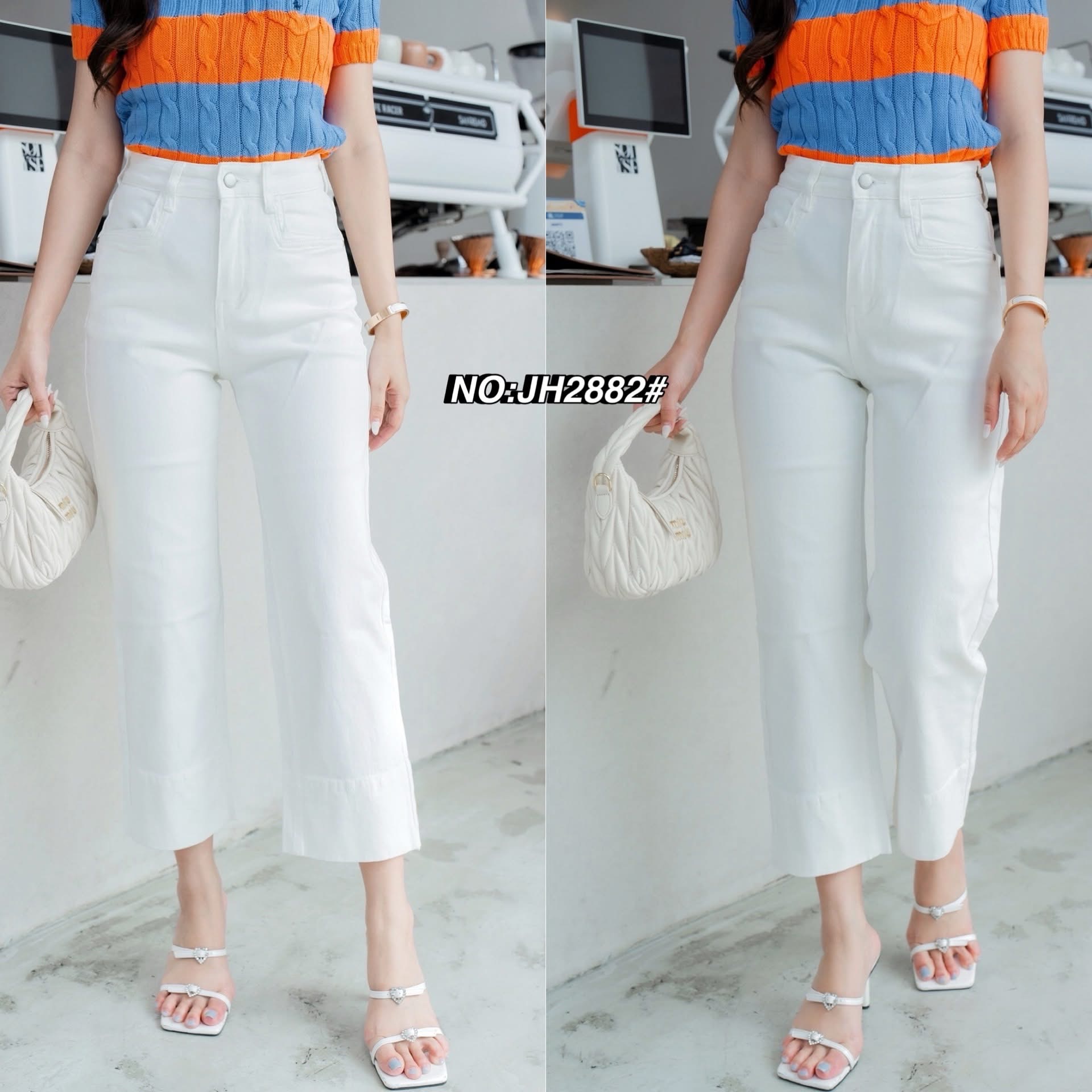 กางเกงยีนส์สีขาวขา8ส่วน ทรงมาใหม่คะ ทรงนี้ปีนี้มาแรงมากค่ะ ทรงเรียบๆ ปลายขาเย็บ ปลายขากว้าง เก๋มากๆ เอวสูง ใส่ดูเพรียวมาก(ผ้ายืด) ใส่สบาย : สินค้าคุณภาพ (พร้อมส่ง)