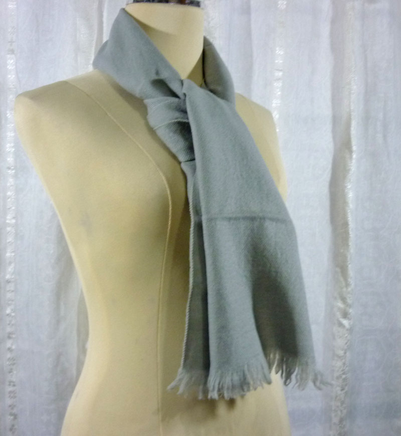 ผ้าพันคอผ้าอคิลิค สีเทาพื้น /ของใหม่/