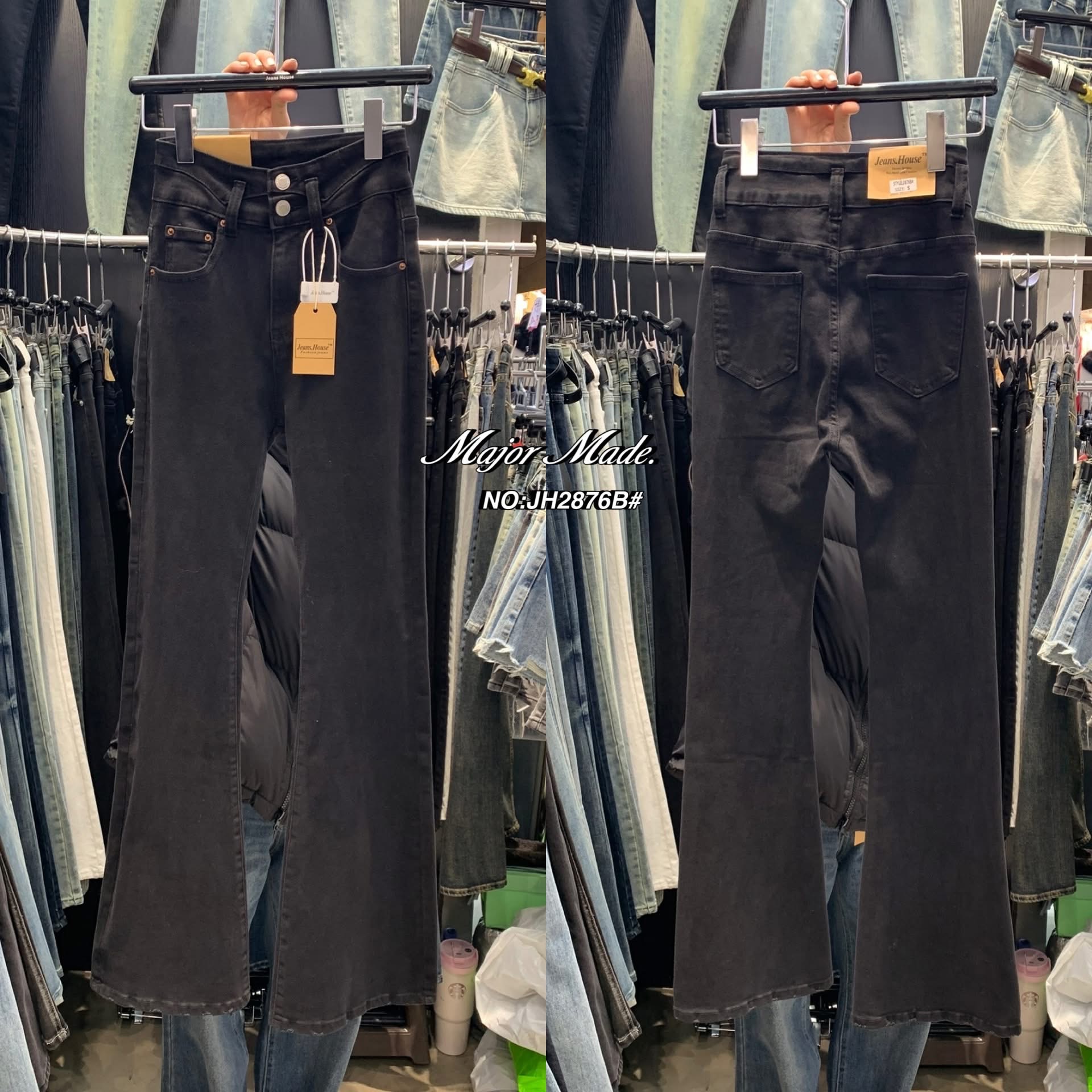 กางเกงยีนส์ขาม้ายาวสีดำ ทรงเอวสูงงงง รุ่นนี้ขอบอกเลยผ้านิ่มมากๆๆ เนื้อผ้านิ่มหนา ใส่ทรงเป๊ะเข้ารูป ปลายขากลวงสวย แต่งกระดุม2เม็ดใส่แล้วเพรียวสุดๆ สีฟอกก็สวย ใส่สบาย : สินค้าคุณภาพ (พร้อมส่ง)