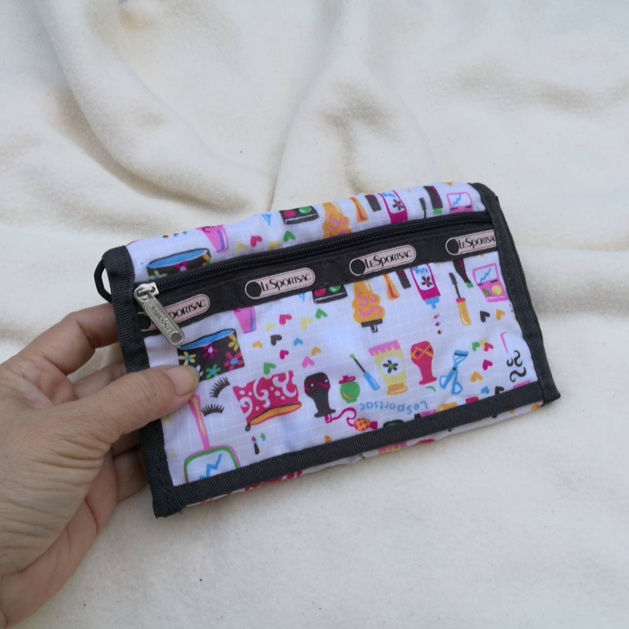 กระเป๋าสตางค์ห้อยคอได้ LESPORTSAC /ของใหม่/