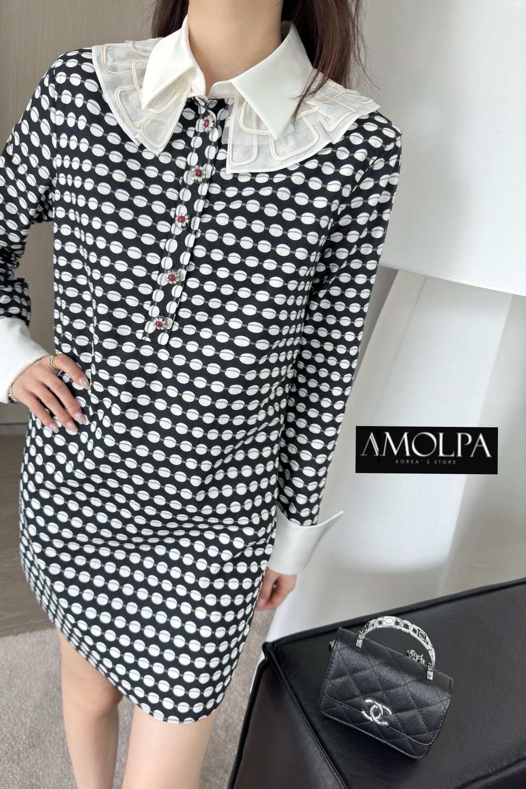 DRESS CHANEL 2024SS ใหม่ล่าสุด งาน Hiend งานอย่างสวย ผ้าดีสุดๆ ใส่สวย ไฮโซ ใส่สบายมาก : สินค้าคุณภาพ (พร้อมส่ง)