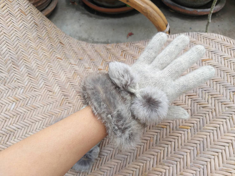 ถุงมือไหมพรมขนสัตว์ แต่งเฟอร์กระต่ายแท้ (ของใหม่)