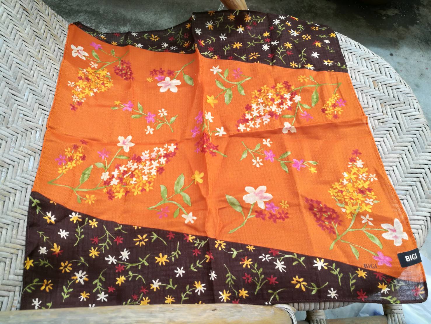 ผ้าเช็ดหน้า BIGI ผ้าดีมาก ผ้าเก๋ สีสวยมาก