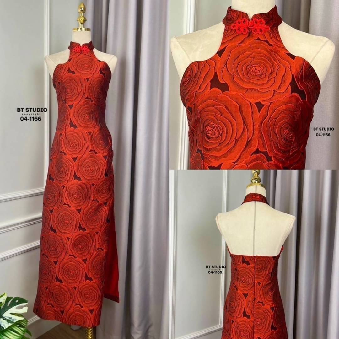 เดรสยาวดีไซส์คล้องคอเว้าครึ่งหลัง ซิปหลัง ผ่าข้างสูงทั้งสองข้าง พร้อมเสริฟ 2 ลาย งานสวย ปักลายสวยงาม งานสวยเนื้อผ้าดีมีซับในจ้าา ใส่สบาย : สินค้าคุณภาพ (พร้อมส่ง)