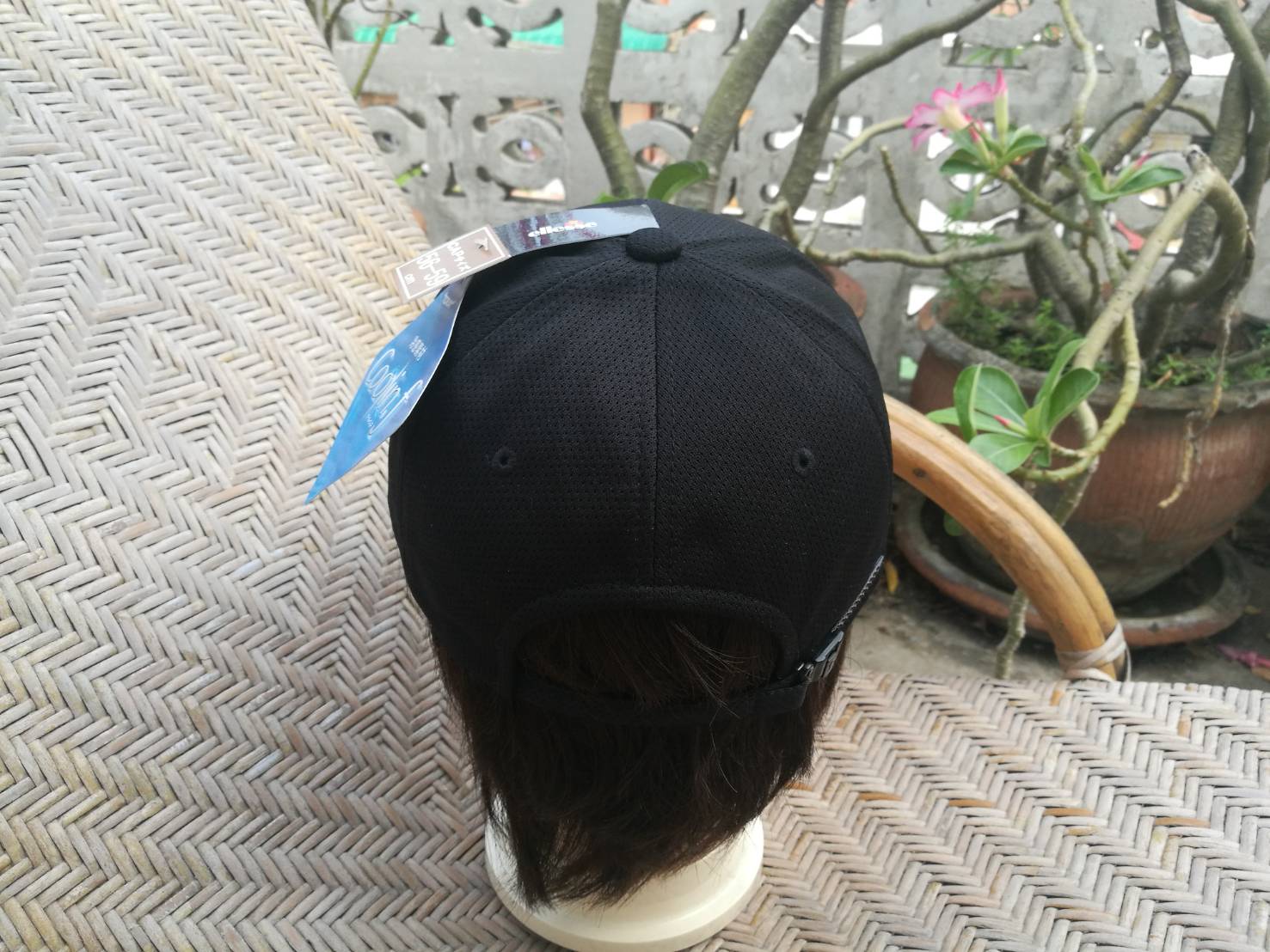 หมวกแก๊ปสีดำ ellesse (ของใหม่)