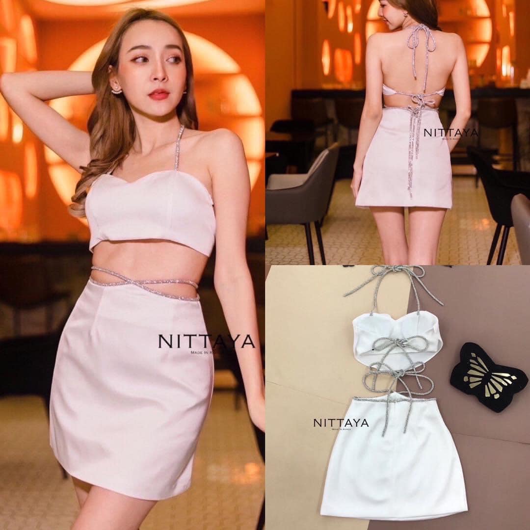 เชตเนื้อผ้าซาติน สายเงินคล้องคอ ผูกหลัง หรูหรา พร้อมกับกระโปรง แซ่บเว่อร์ สินค้าคุณภาพ (พร้อมส่ง)