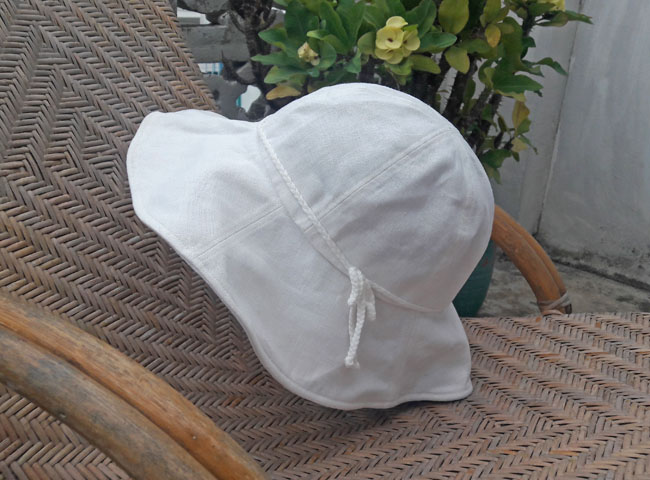 หมวกปีกกว้างมาก คุณนายค่ะใบนี้ หรูเรียบ /ของใหม่/