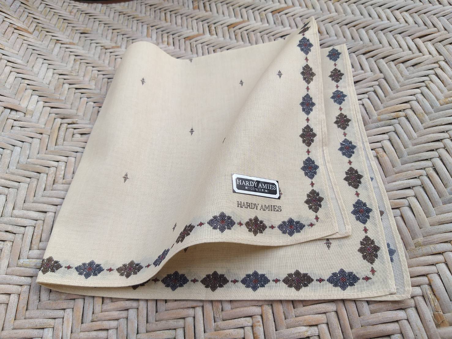 ผ้าเช็ดหน้าชาย HARDY AMIES ผ้านุ่ม