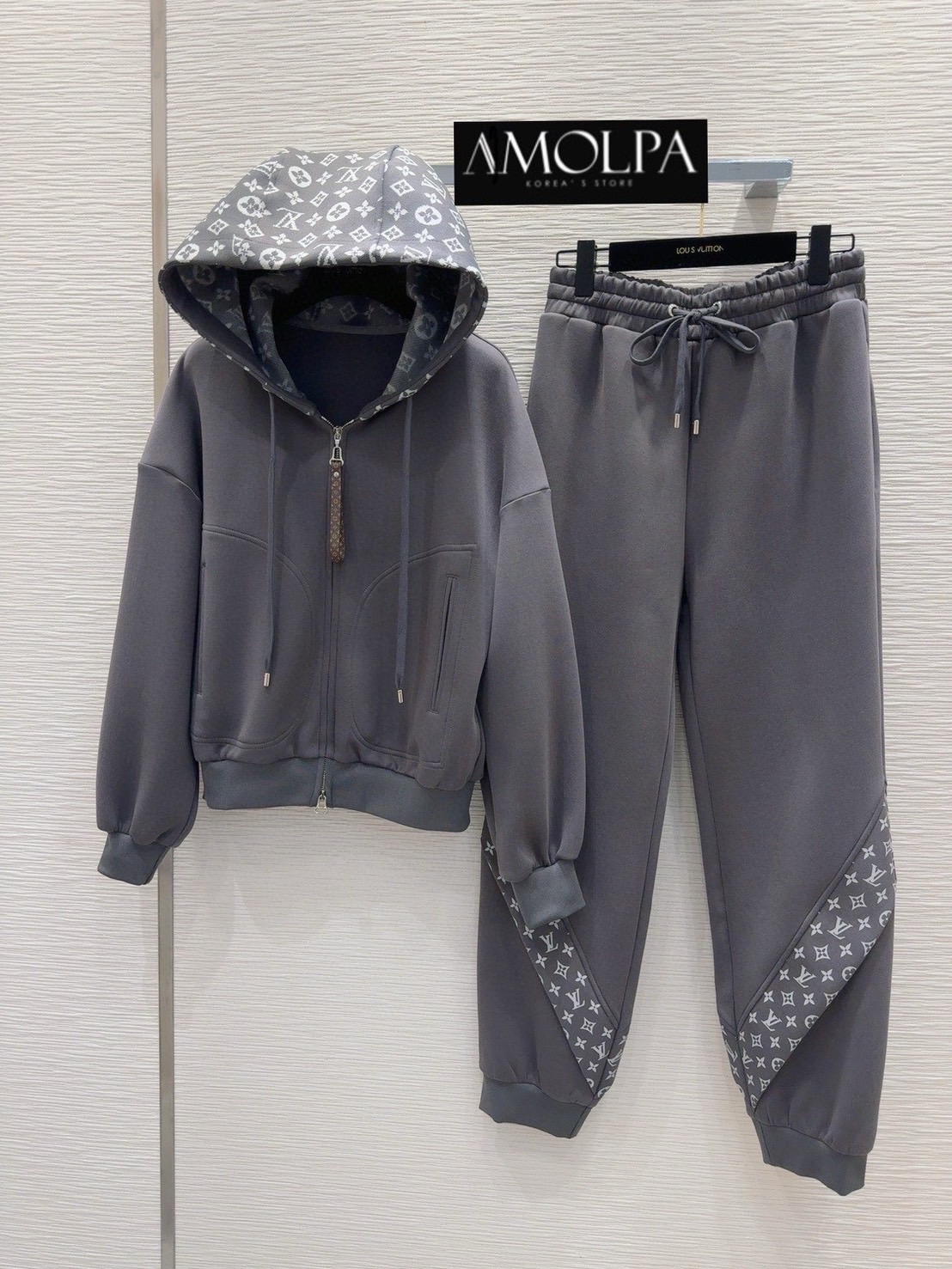 SET JACKET LOUIS VUITTON งาน hiend เนื้อผ้าดีม๊าก ผ้าใส่สบายมาก ใส่สบาย : สินค้าคุณภาพ (พร้อมส่ง)