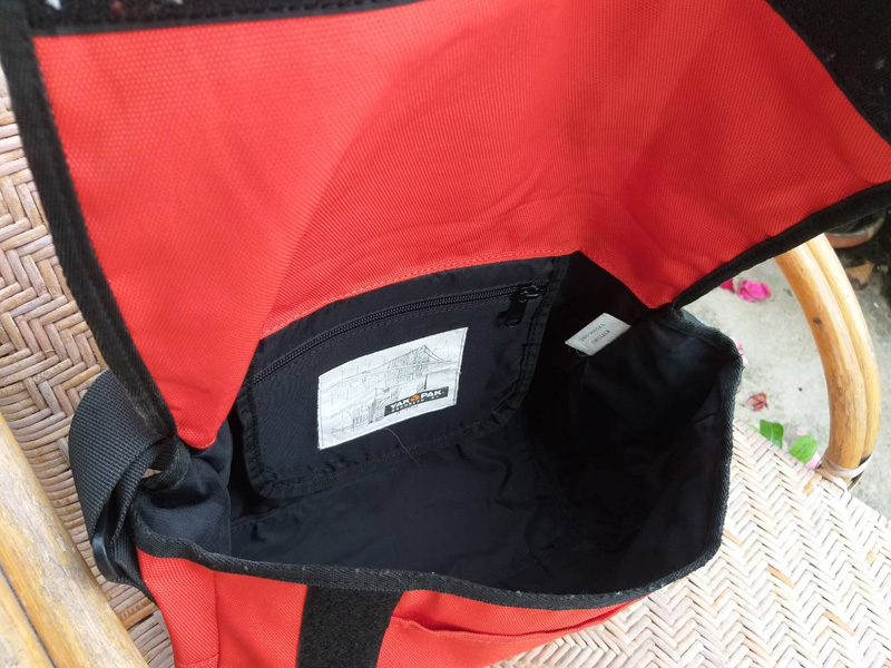 กระเป๋าสะพาย YAK PAK ของแท้ (ใหม่ป้ายห้อย)